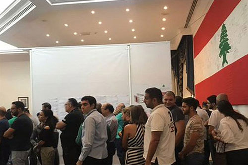 libaneses residentes en el exterior ejercen su derecho a voto Los libaneses residentes en el exterior ejercen su derecho a voto, por primera vez